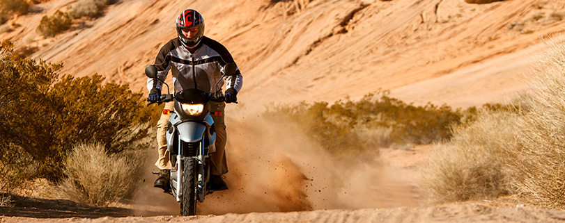 Como pilotar moto na areia? Veja nossas dicas de segurança