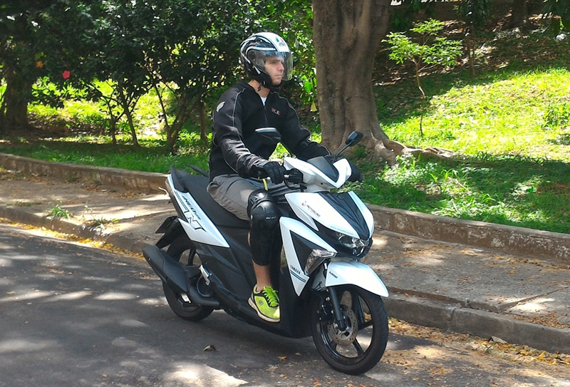 motos que fazem mais de 50 km/litro - yamaha neo